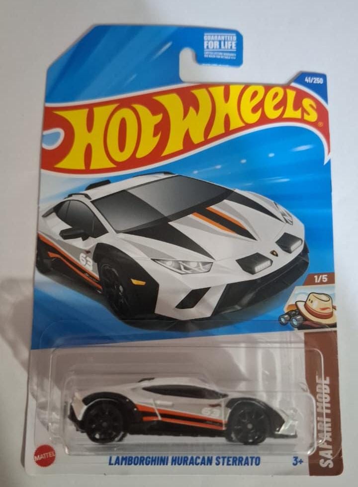 Hot Wheels Lamborghini Huracán Sterrato Safari Mode 1/5 (41/250) HYW93 Blanco 2025 + Protector Long Card Frikimonkey