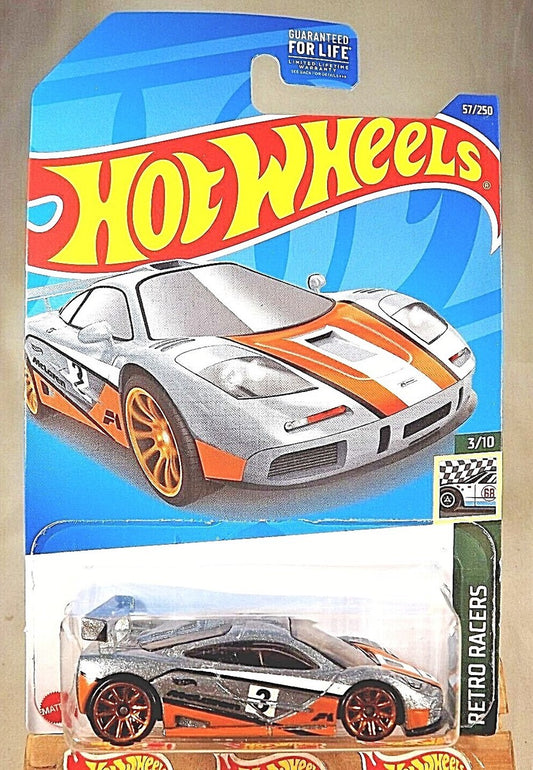 Hot Wheels 2022 - Collector # 057/250 - Retro Racers 3/10 - McLaren F1 GTR - Gray Metalflake - USA
